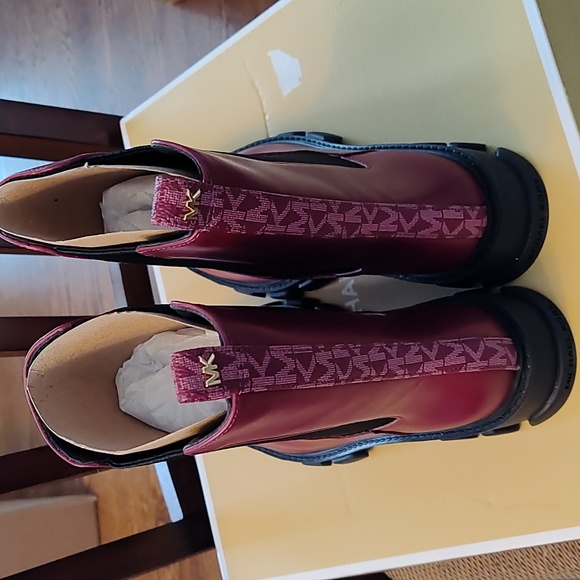 Michael Kors Ridley Chelsea boots-NEW - Picture 4 of 6